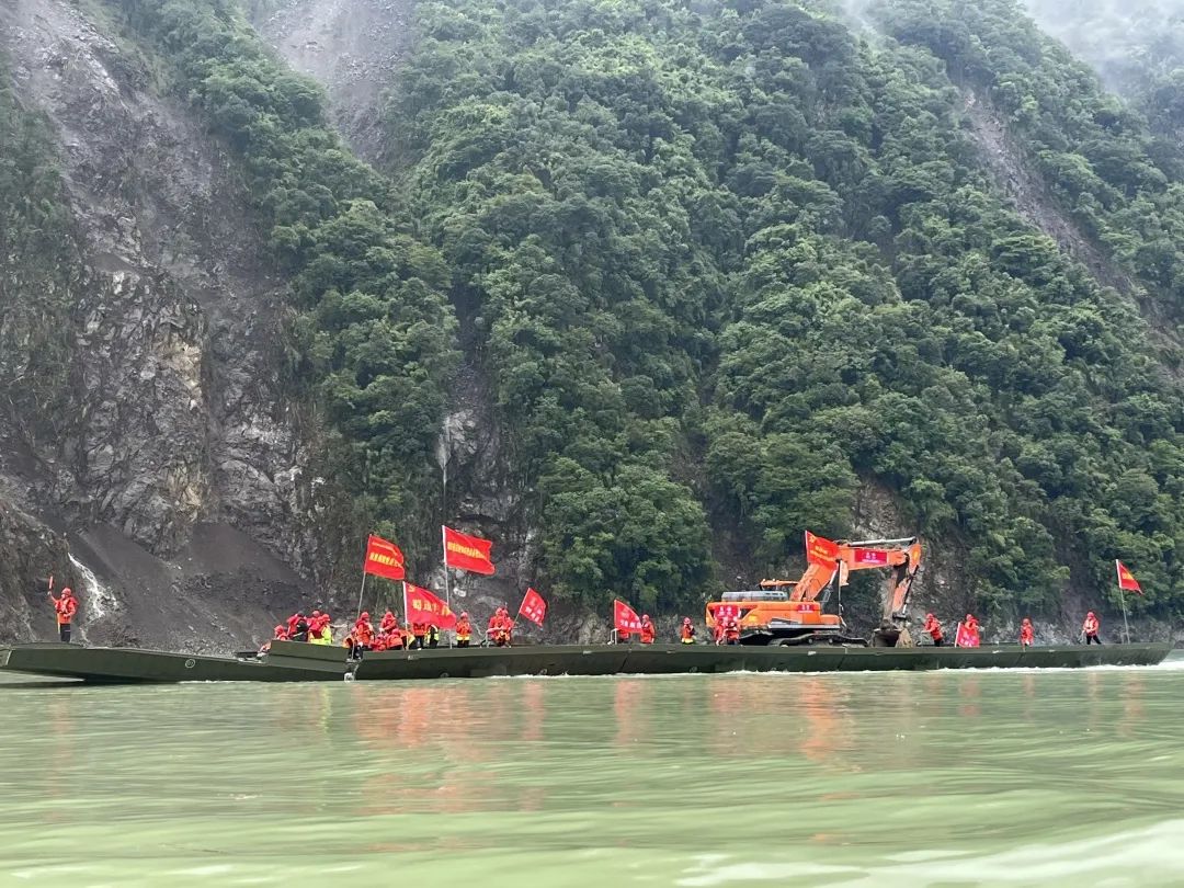 6a53e82b9e31bef63a1b4419ad2d40de.jpg 6a53e82b9e31bef63a1b4419ad2d40de.jpg