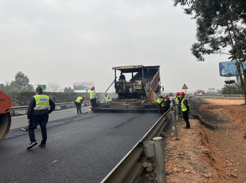 聞令而動 全力搶險 保通保暢——成綿復線（成綿向）K101路段主線沉降開裂處置紀實