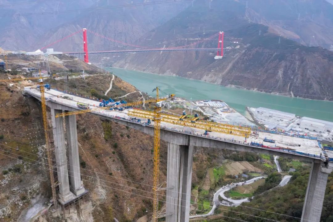 奮戰(zhàn)四季度 大干一百天 | 公司“兩橋一碼頭”項(xiàng)目建設(shè)跑出新速度！