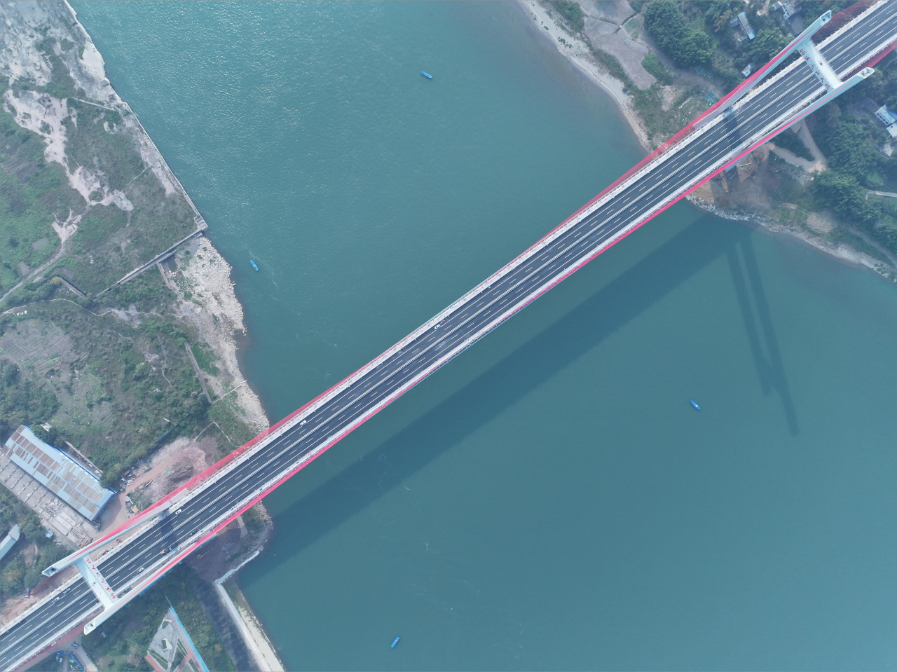 納溪長(zhǎng)江大橋通車(chē)！當(dāng)?shù)厝罕娊裉煜襁^(guò)年！