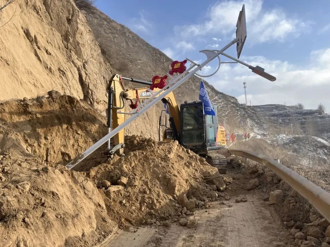 馳援災(zāi)區(qū)！ 路橋集團(tuán)在甘項(xiàng)目積極參與地震搶險(xiǎn)救災(zāi)