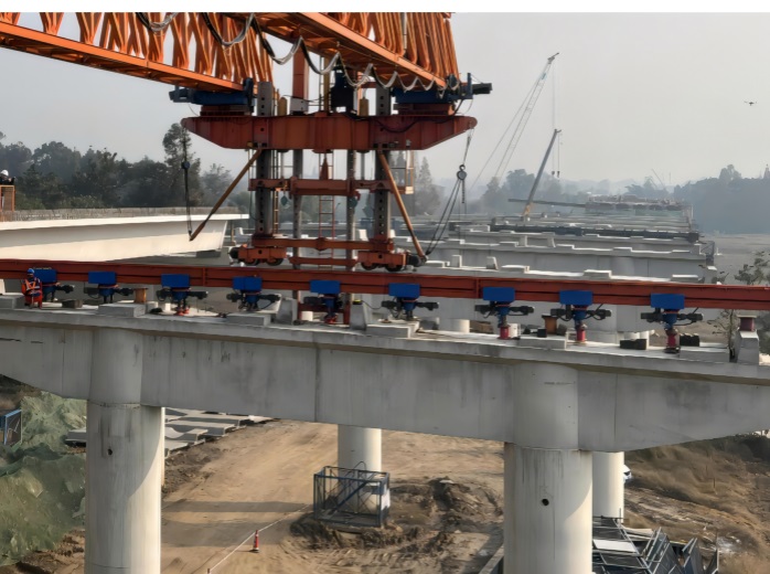 架橋機(jī)前支腿橫移軌道自動(dòng)調(diào)平系統(tǒng)