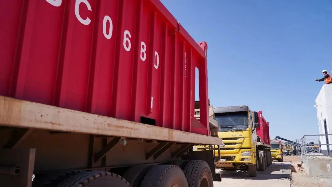 重大進(jìn)展！阿斯馬拉銅金多金屬礦直銷礦?“首車”發(fā)運(yùn)