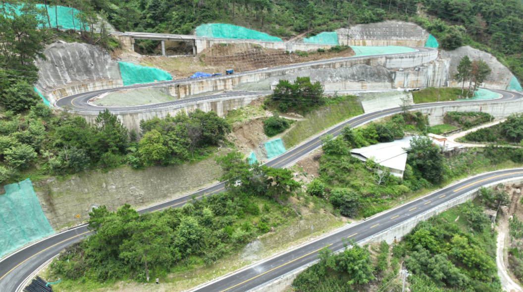 省道217災后恢復重建項目（瀘定境） 順利完工