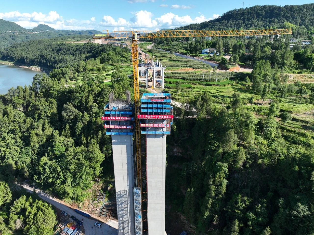鎮(zhèn)廣高速新進展！納溪口大橋主墩順利封頂