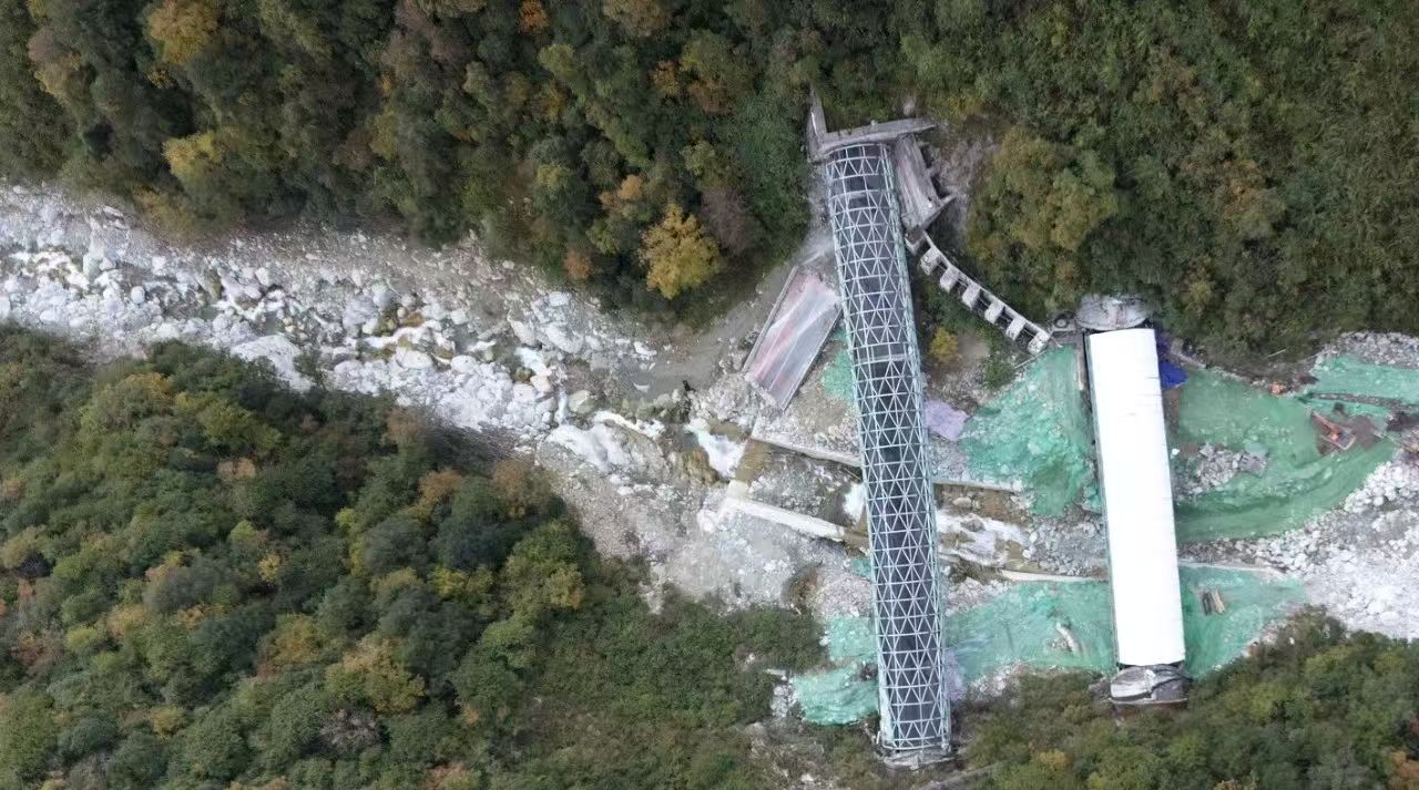 媒體關(guān)注 | 歷經(jīng)99天重建，雅康高速日地溝大橋今日恢復(fù)雙向通車！