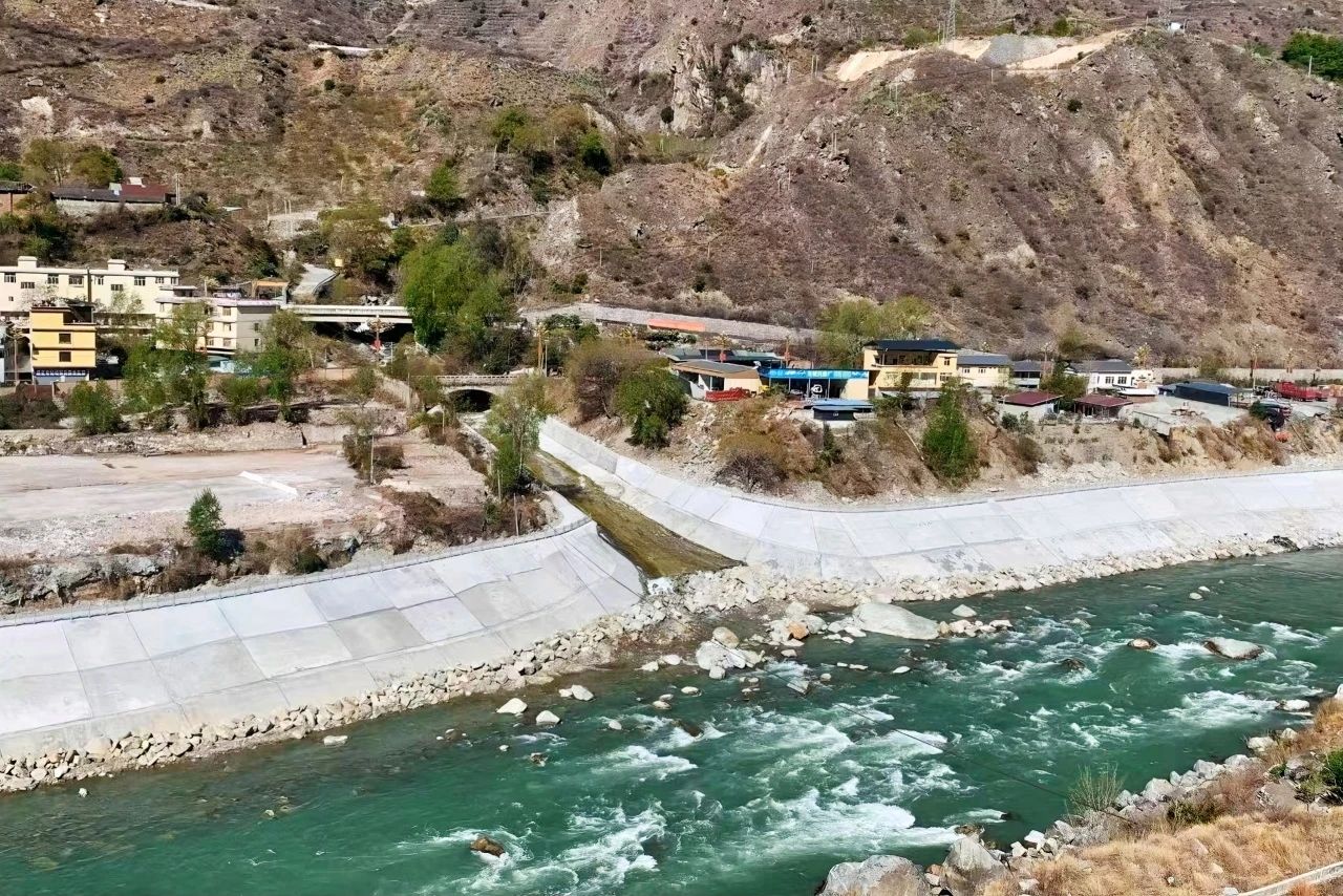 媒體關注｜康定兩地2.8萬群眾有了防洪保障！