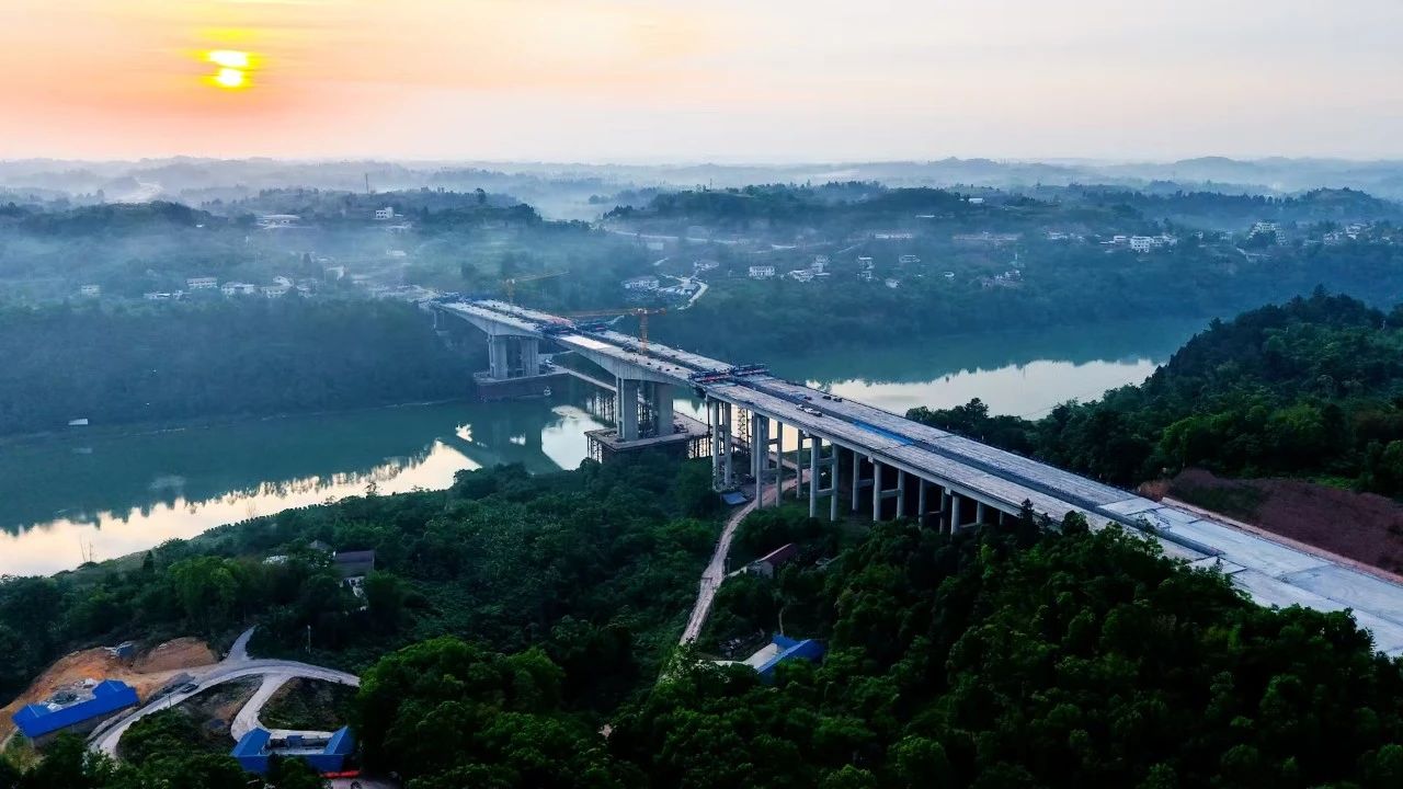 媒體關注 | 川渝新動脈即將建成！公司承建的這座大橋順利合龍！